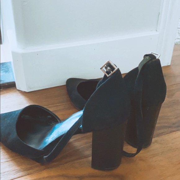 Black Heels - Picture 2 of 2